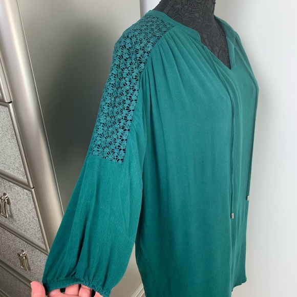 Neiman Marcus Dresses & Skirts - Neiman Marcus Large Green Dress Lace Panel Detail